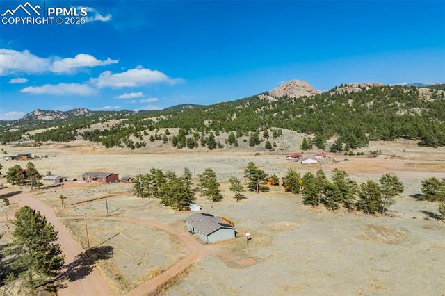 464 Hackamore Drive