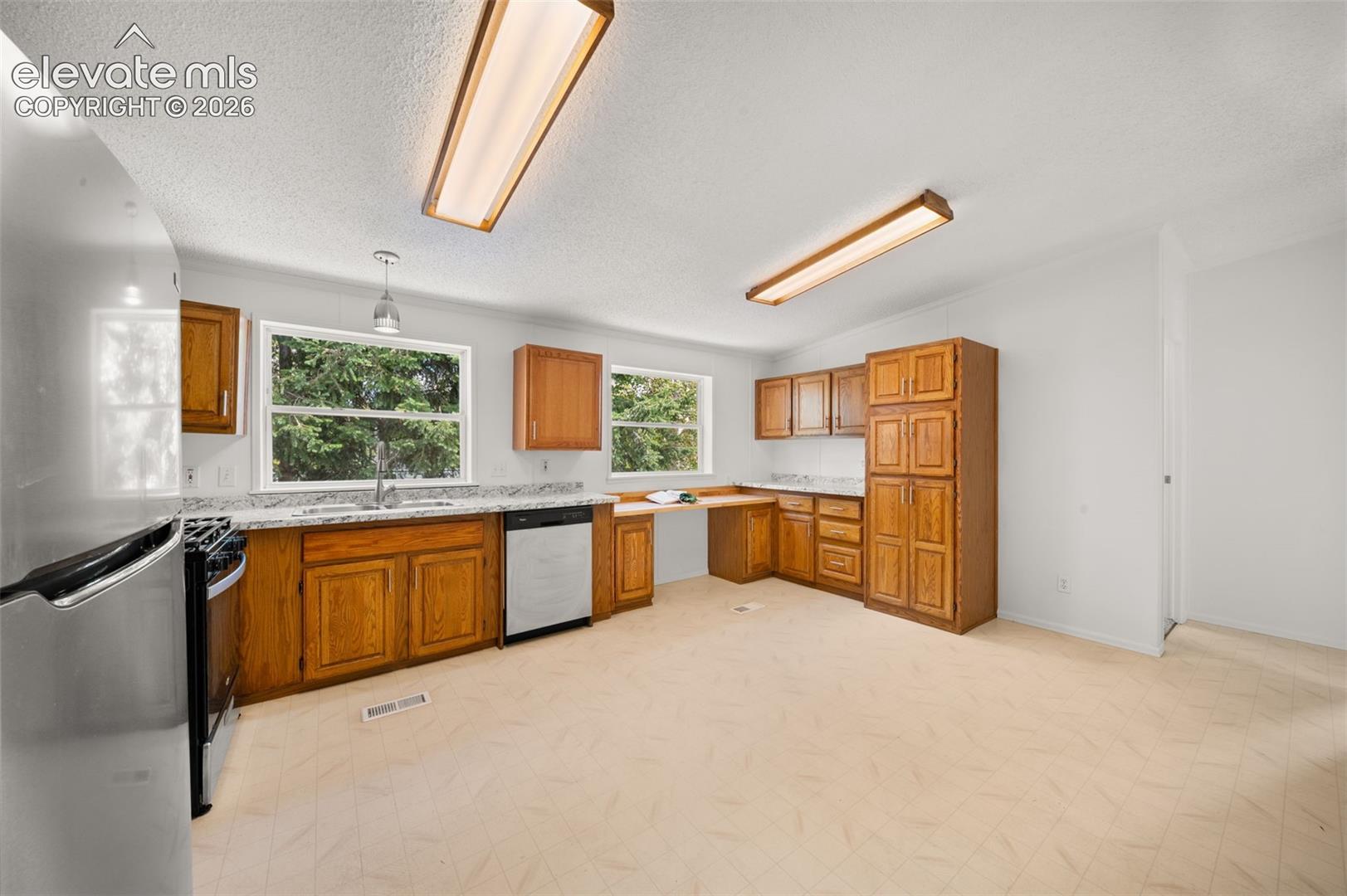 413 W Eaton Avenue