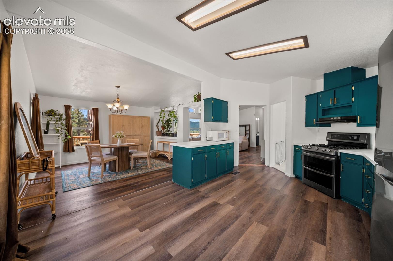 464 Hackamore Drive