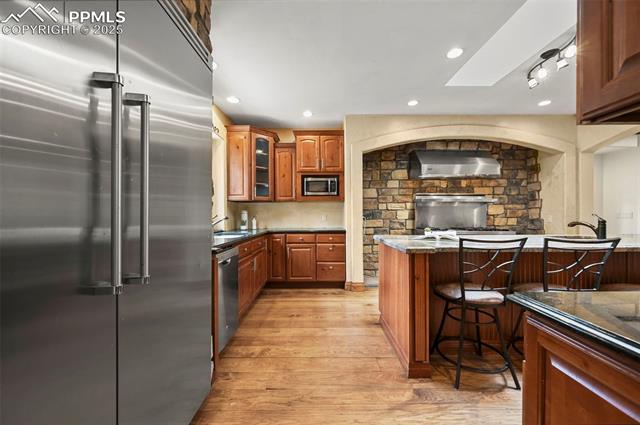 1300 W Midland Avenue