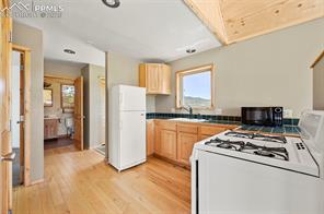 1689 Grand Teton Drive