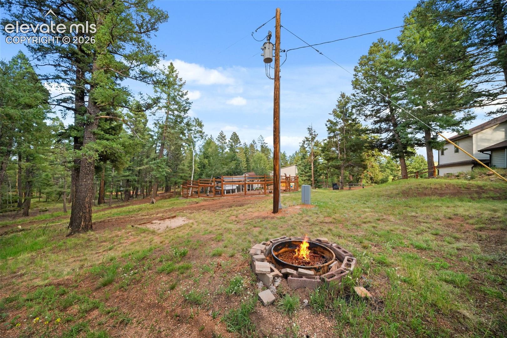 1933 County Road 782