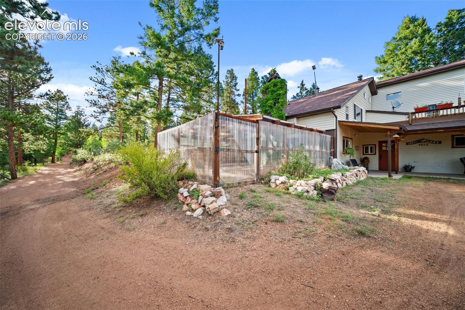 1933 County Road 782