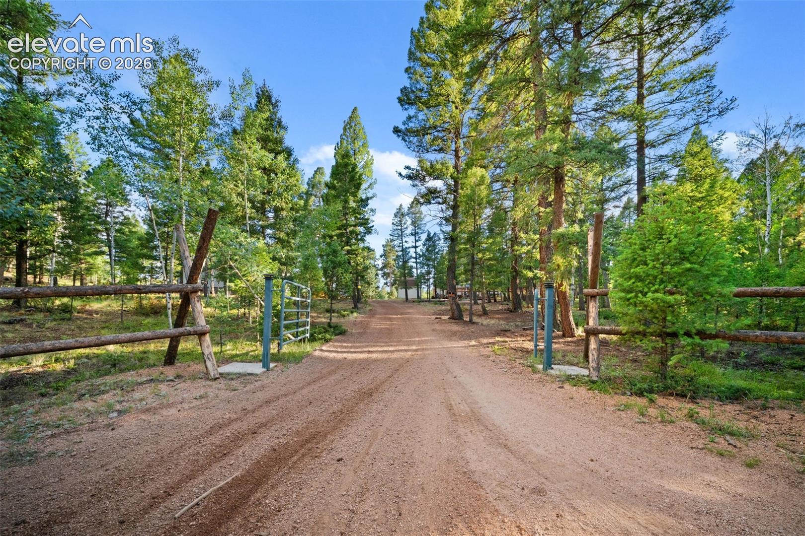 1933 County Road 782