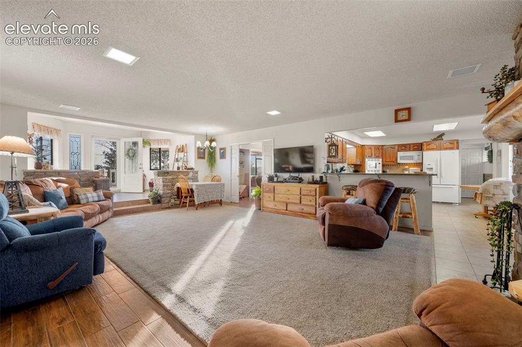 537 Chapparal Trail