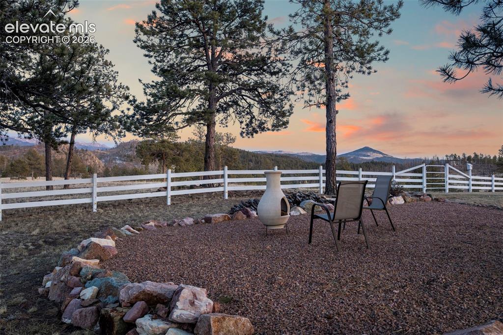 537 Chapparal Trail