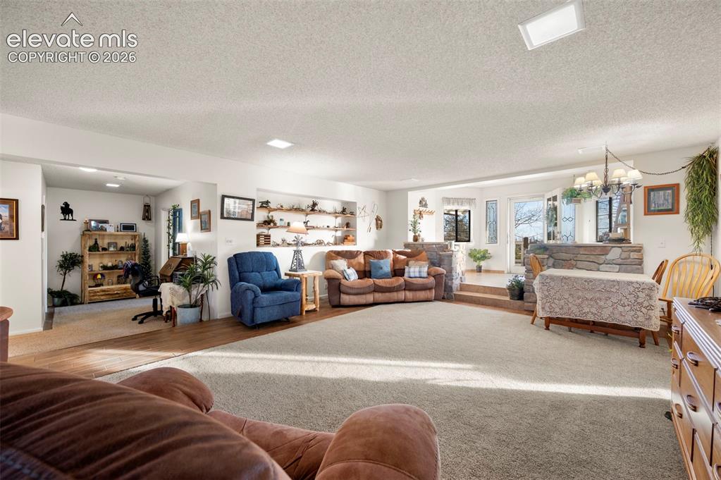 537 Chapparal Trail