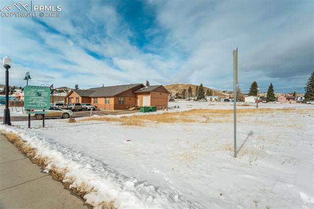 TBD W CARR Avenue