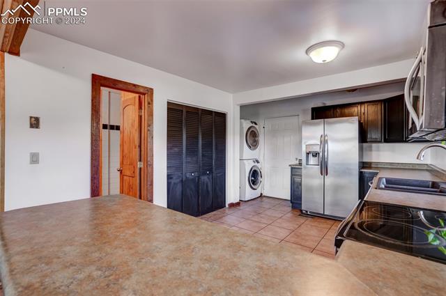 1063 Meadows Lane