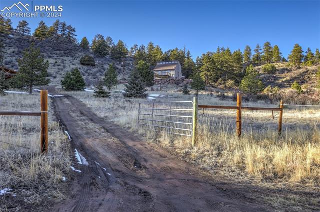 1063 Meadows Lane