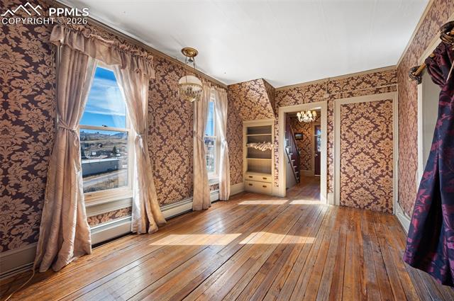 310 E Whiting Avenue