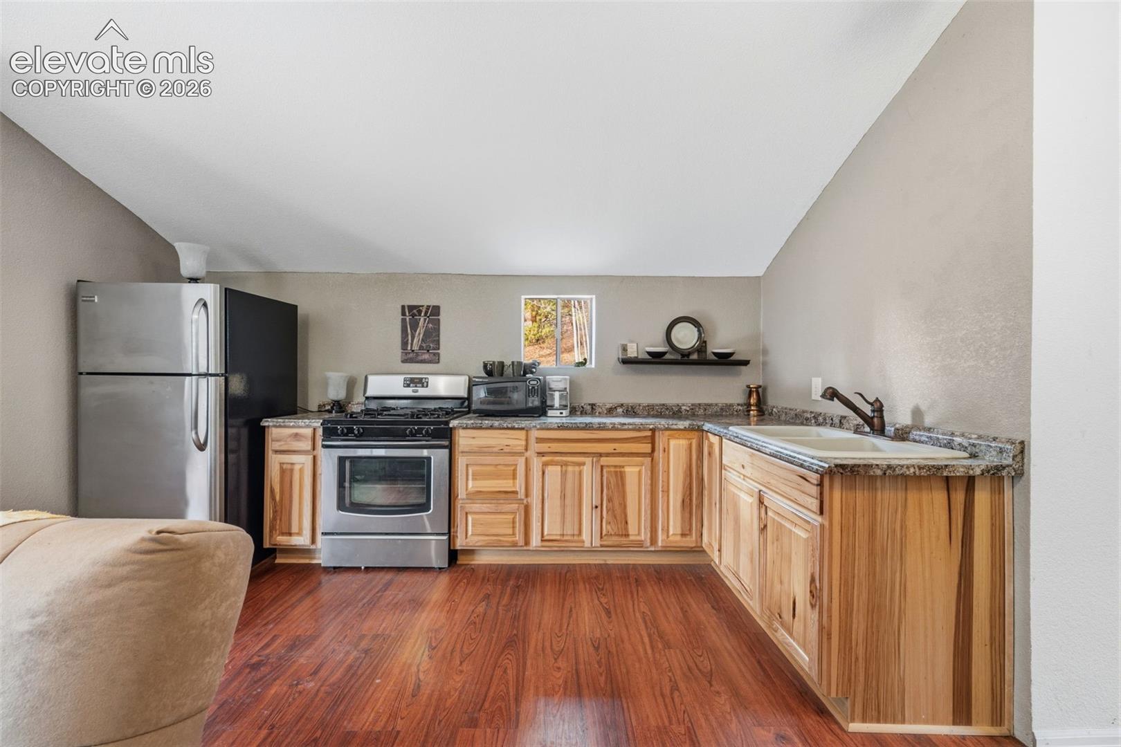 553 Arrowhead Road