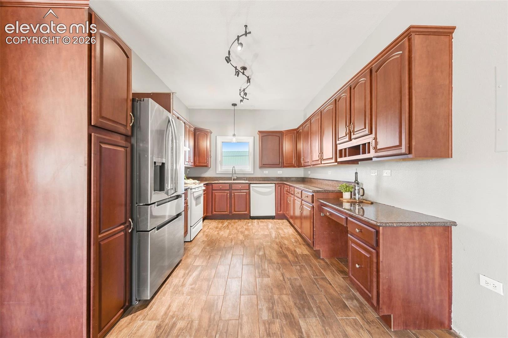 224 Lakeview Forest Heights