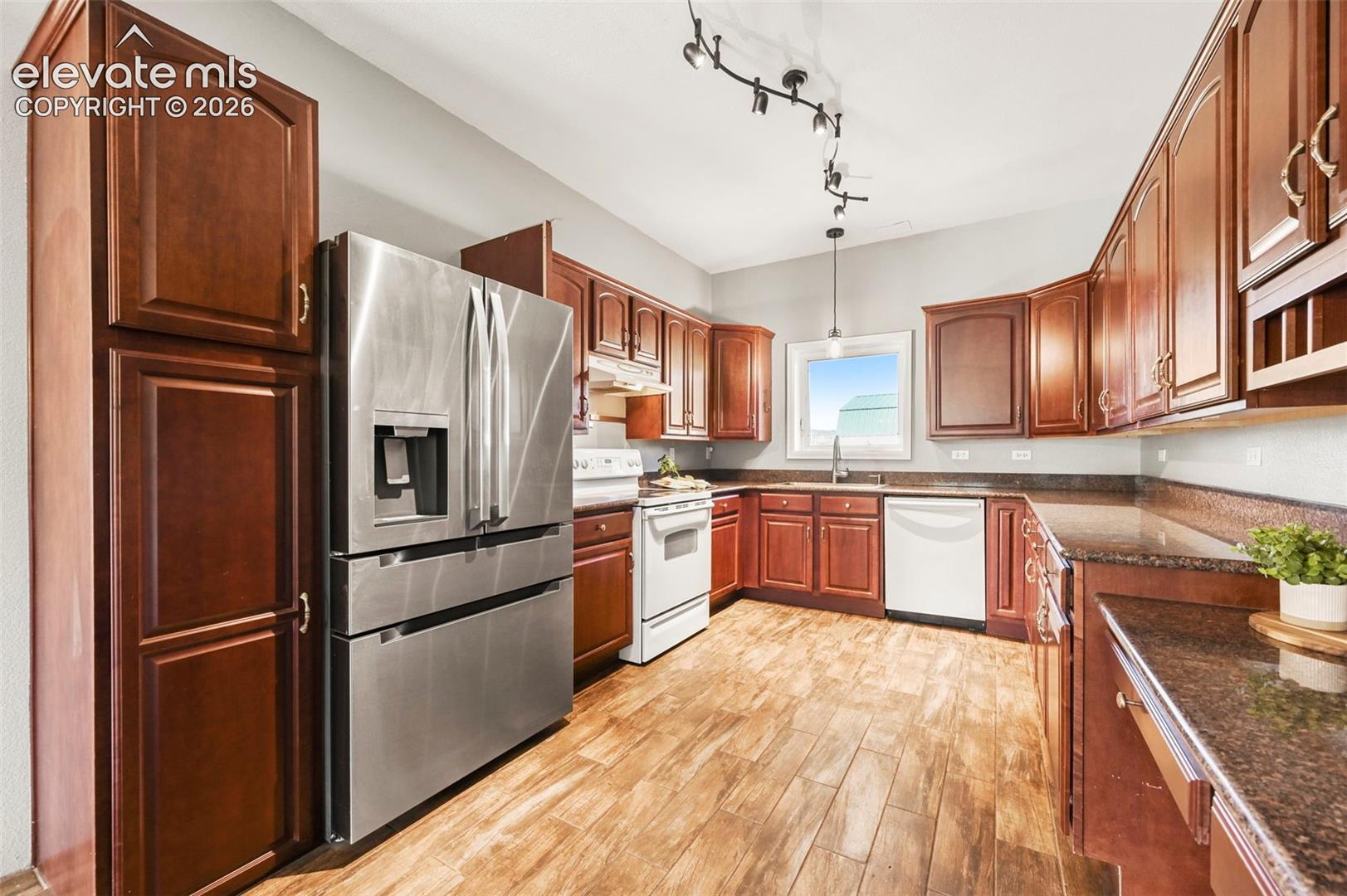 224 Lakeview Forest Heights