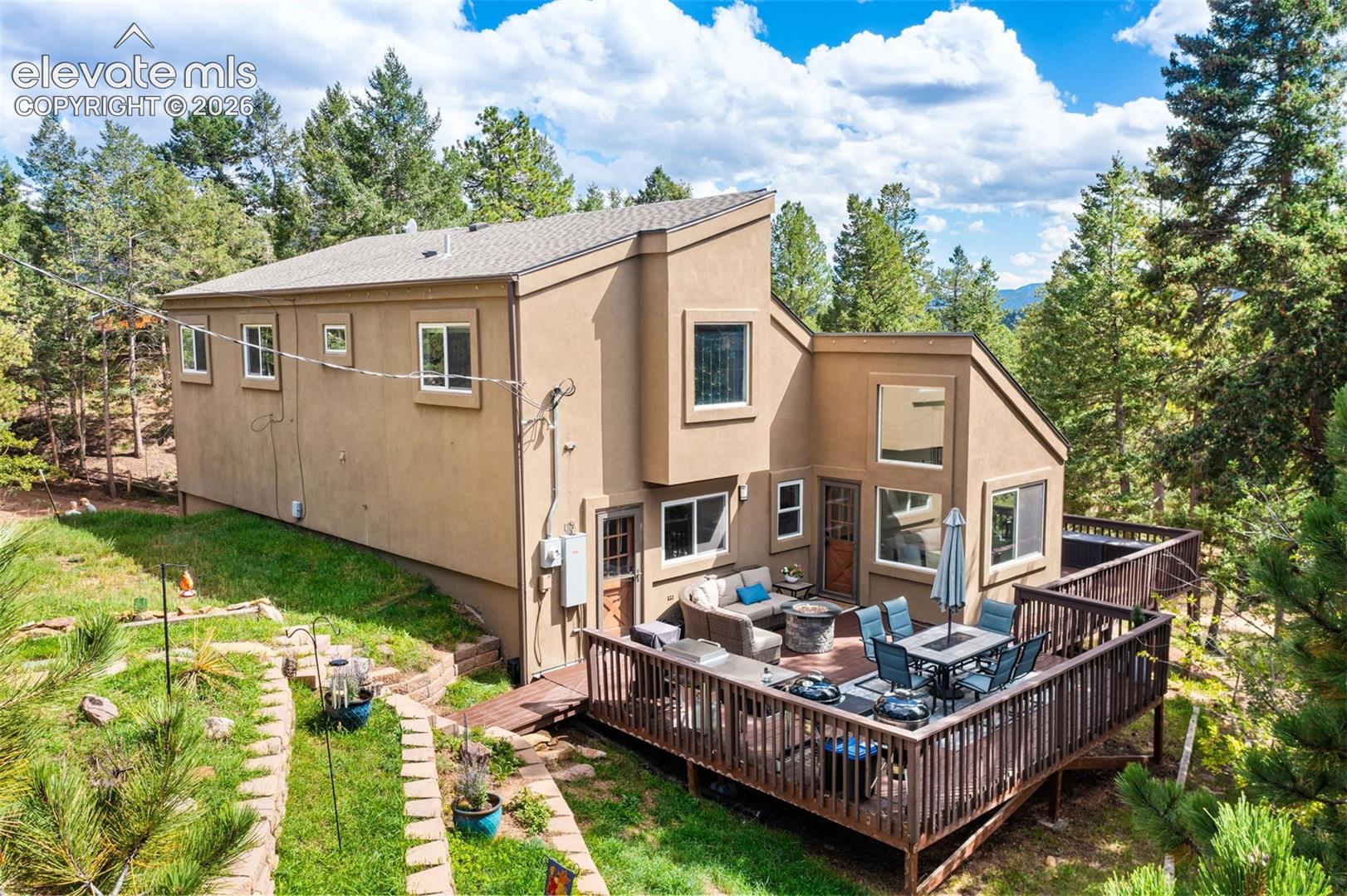 330 W Ridge Drive