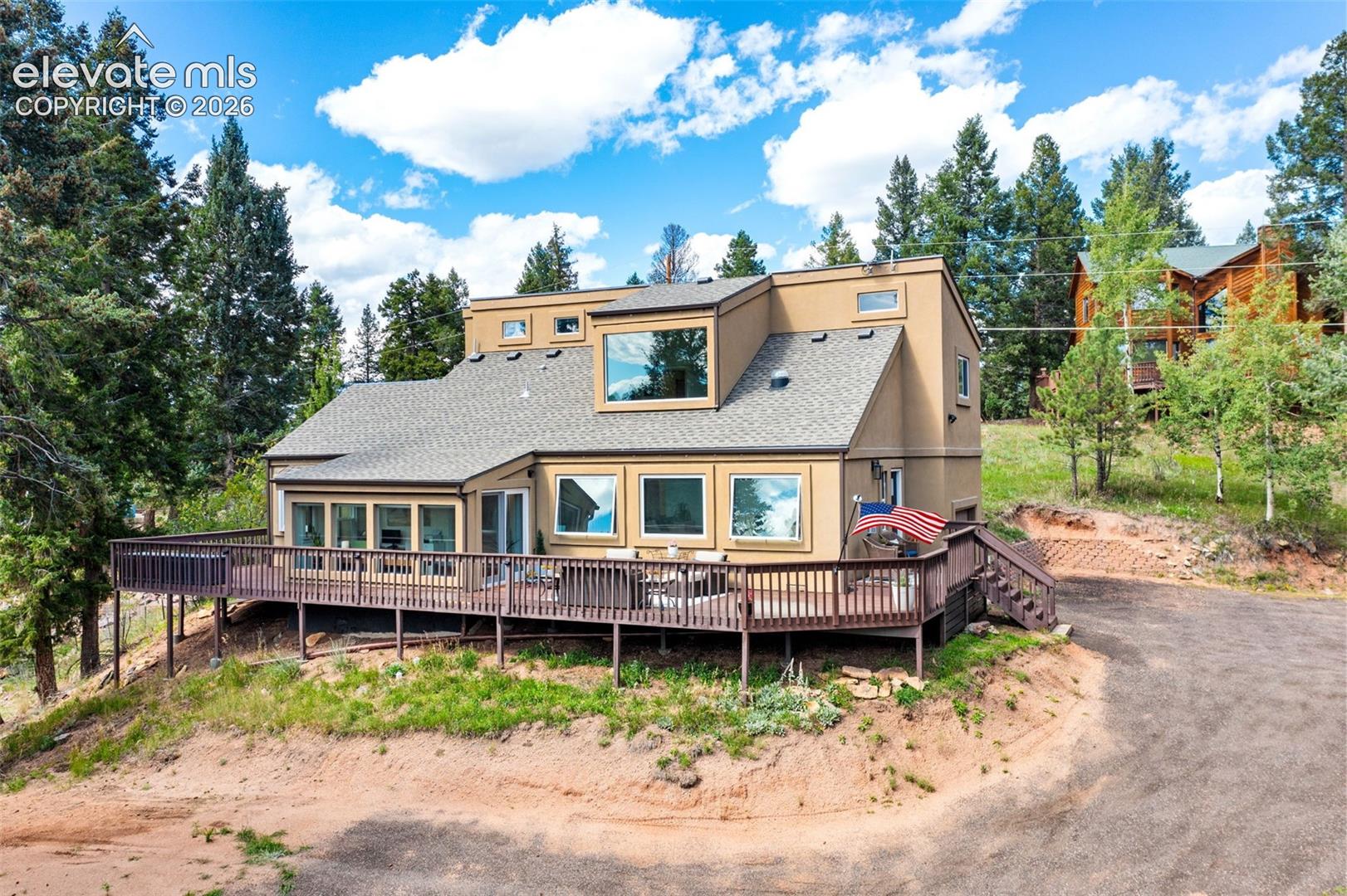 330 W Ridge Drive