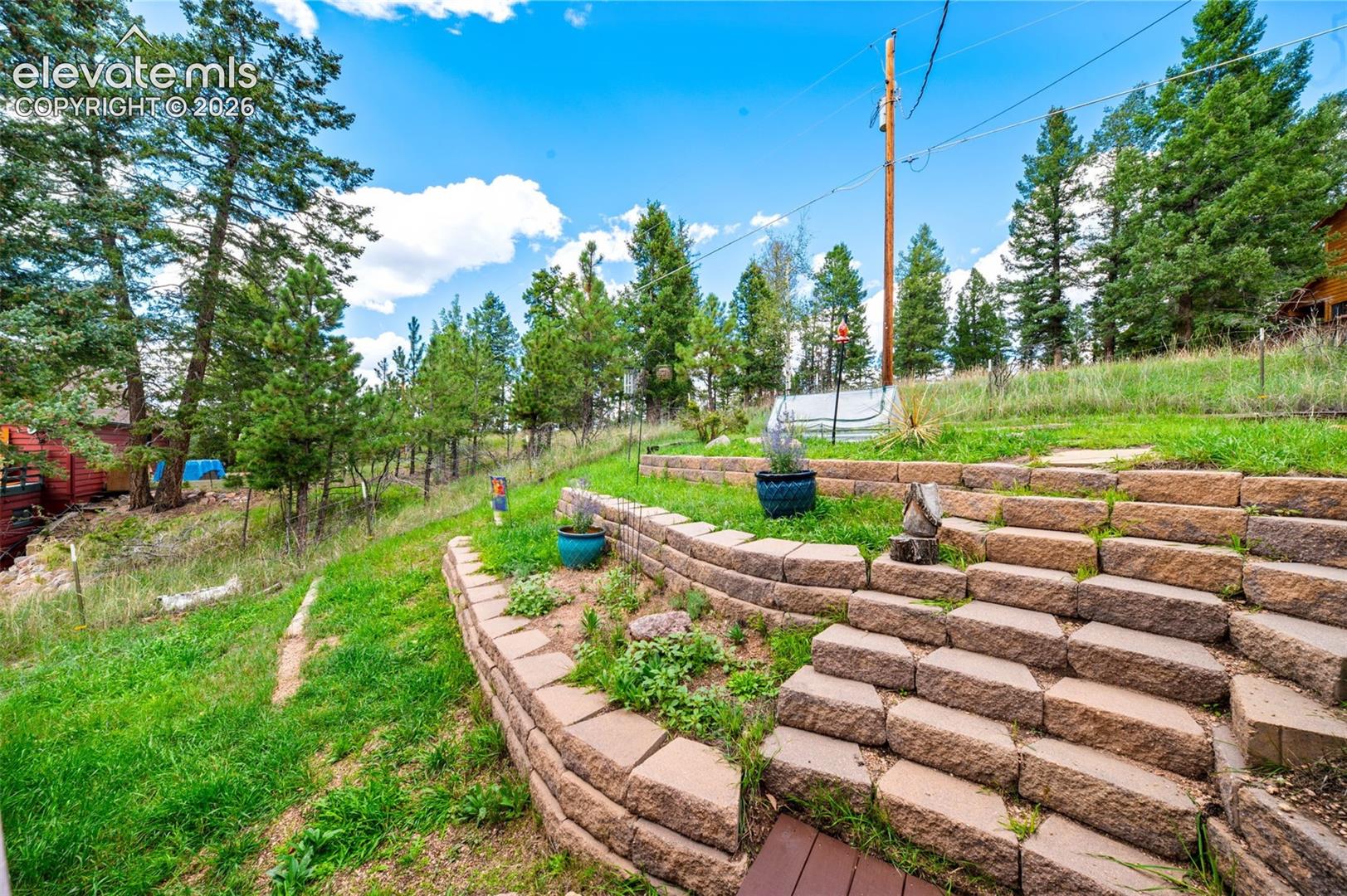330 W Ridge Drive