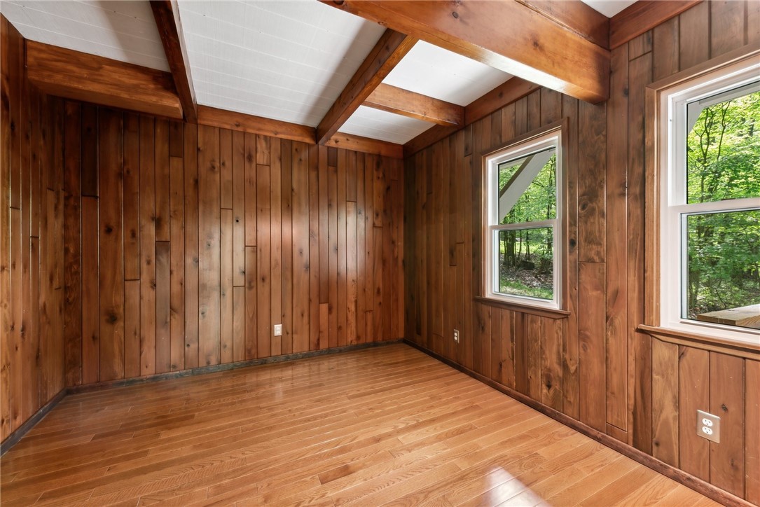 202 Greenbrier Rd