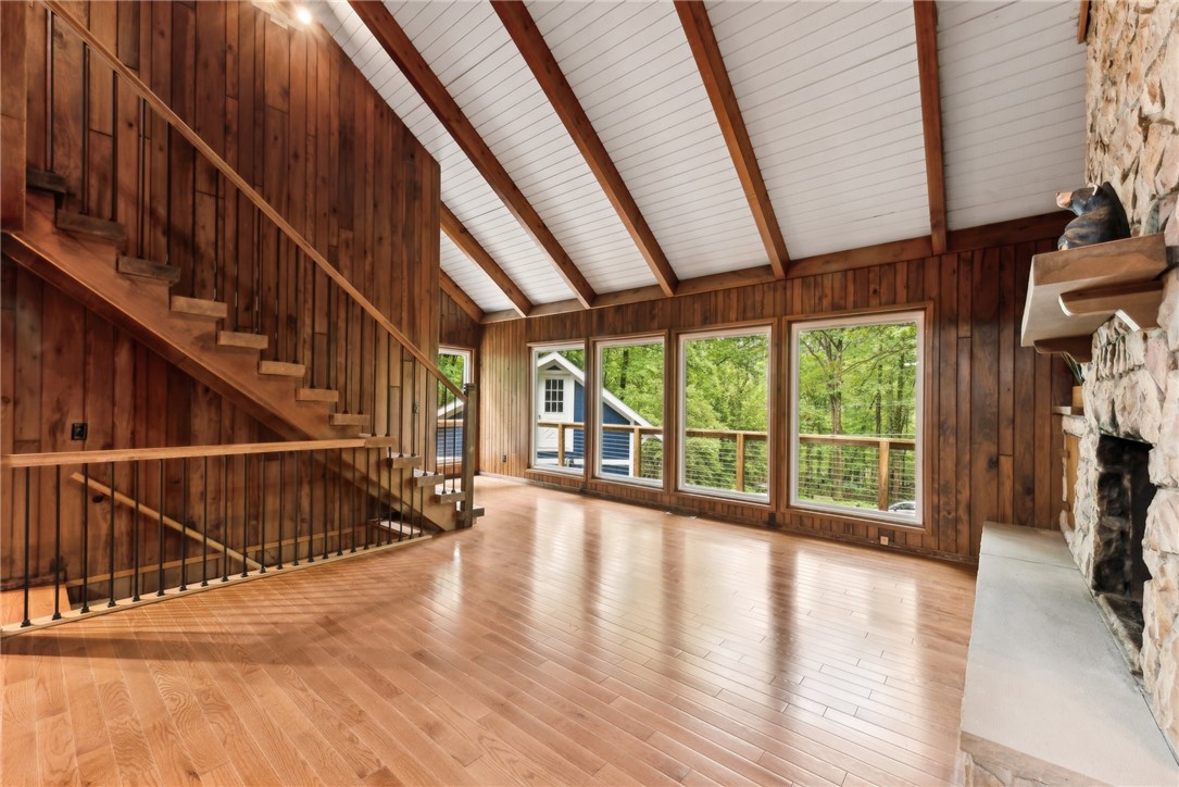 202 Greenbrier Rd