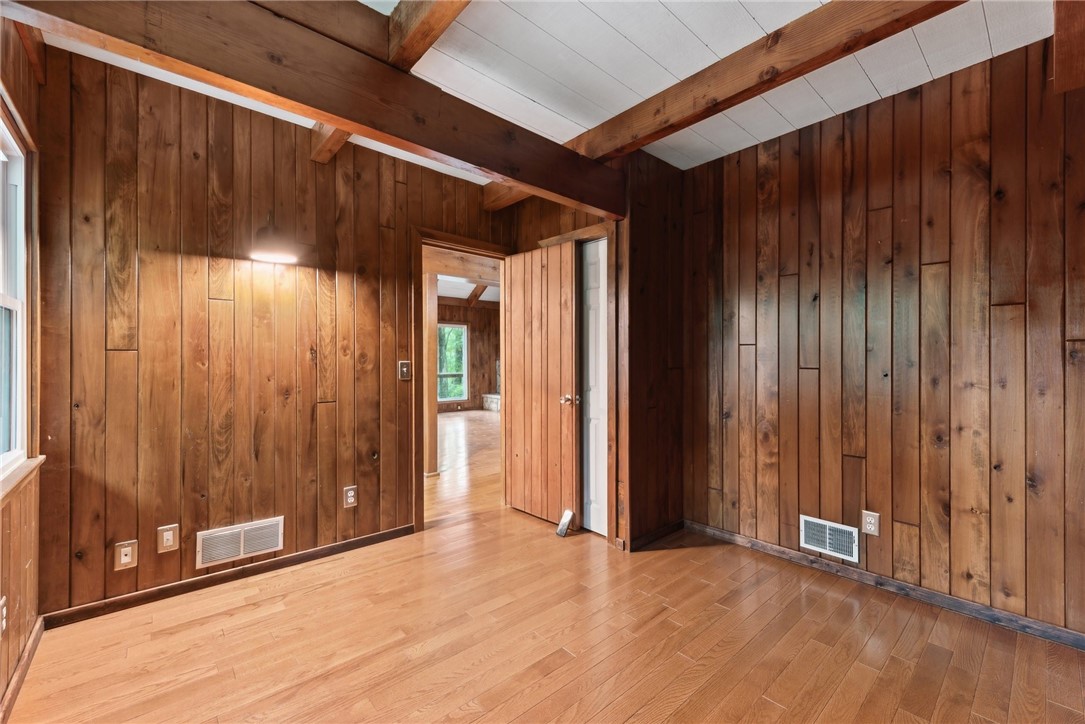 202 Greenbrier Rd