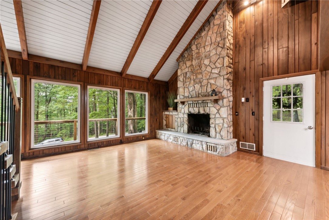 202 Greenbrier Rd