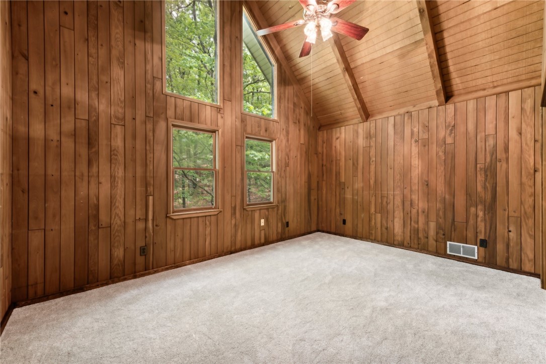 202 Greenbrier Rd