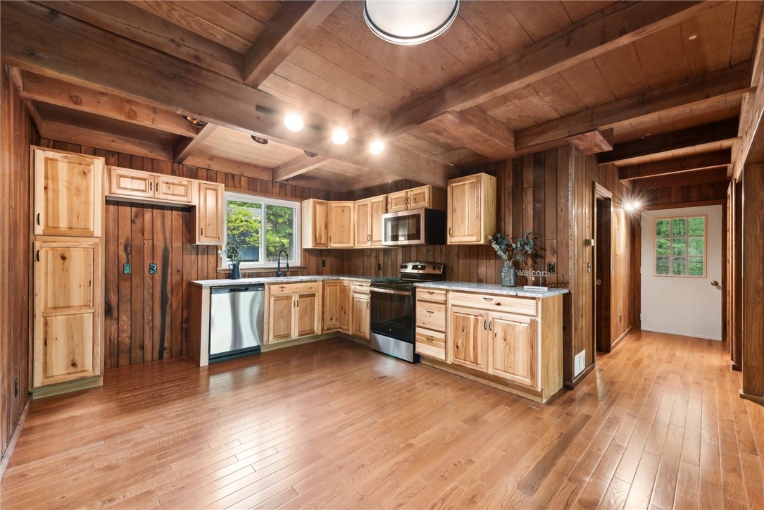 202 Greenbrier Rd