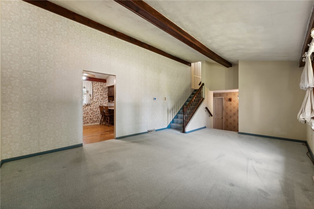 2213 Hall Ct