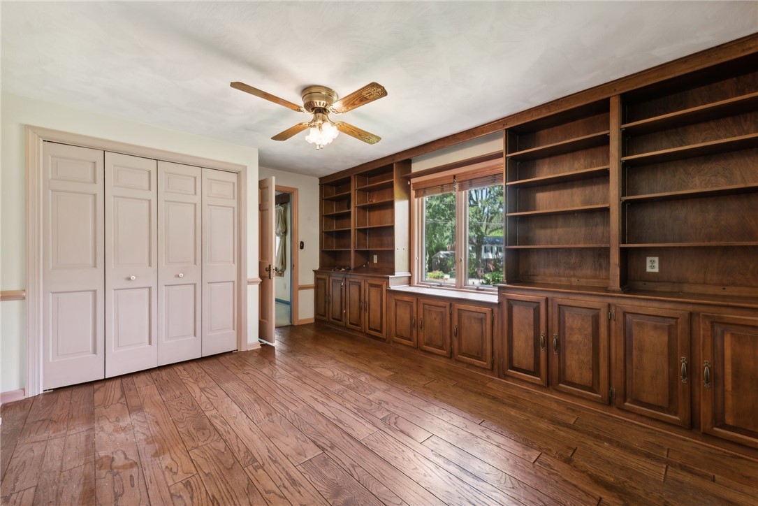 2213 Hall Ct