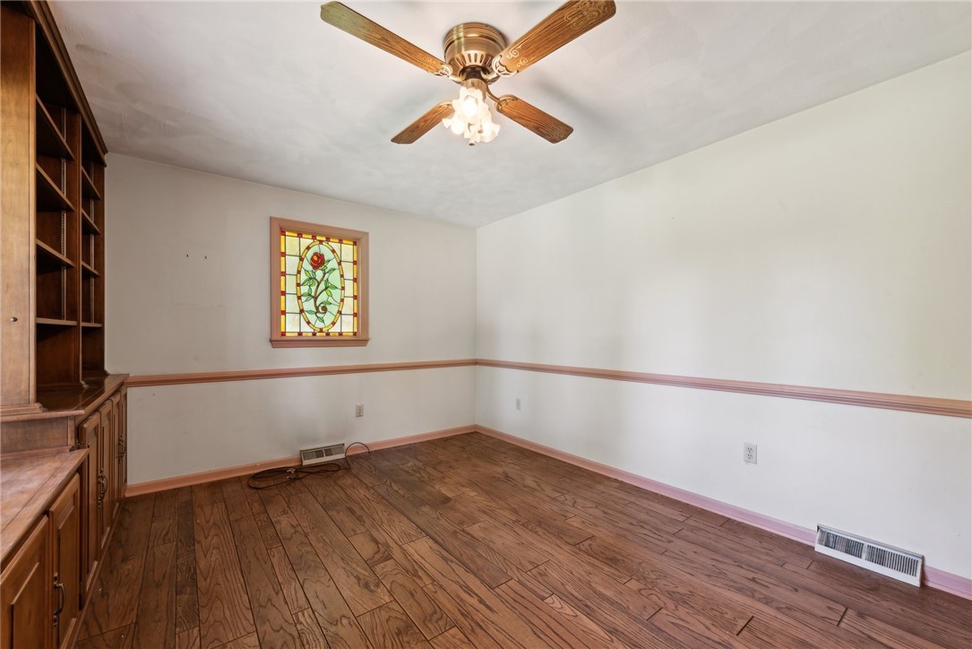 2213 Hall Ct