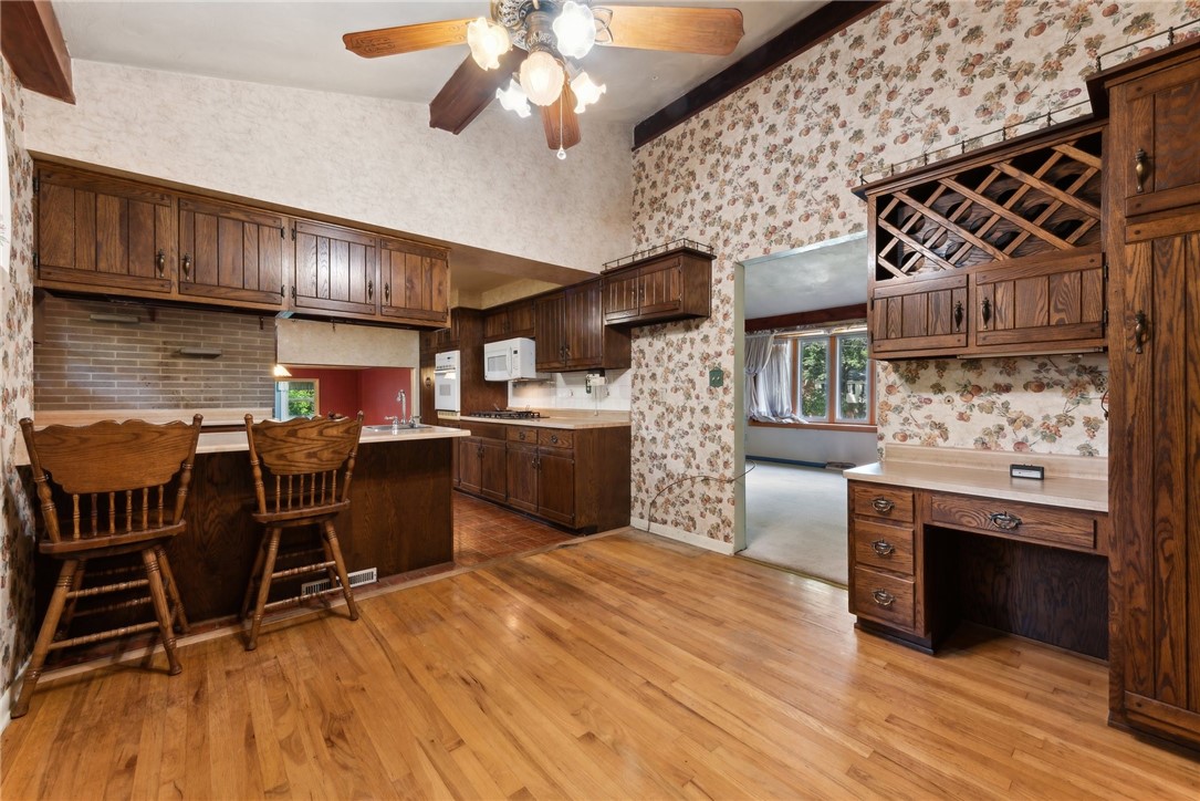 2213 Hall Ct