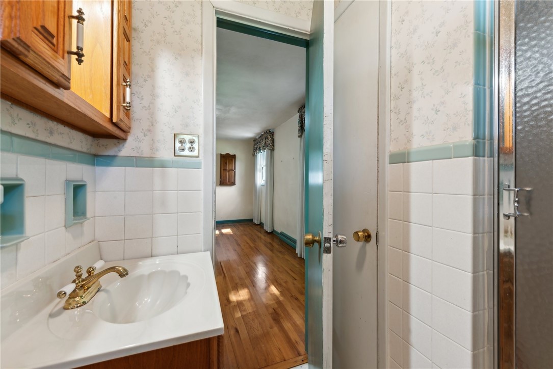2213 Hall Ct
