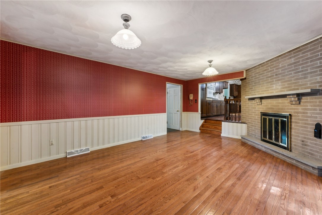 2213 Hall Ct