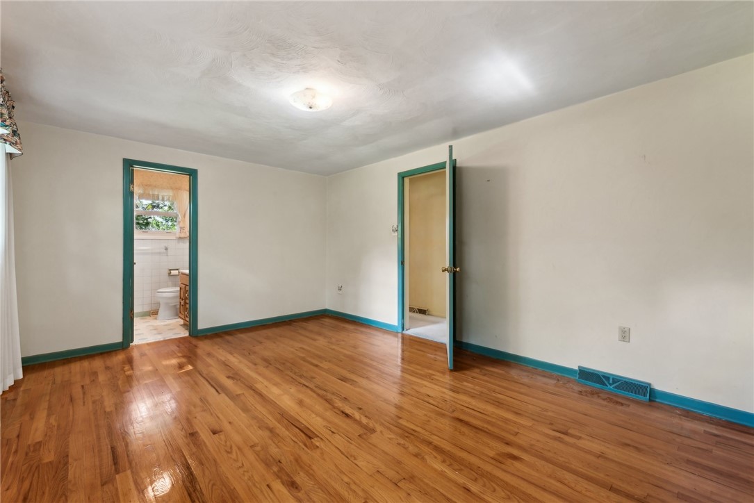 2213 Hall Ct
