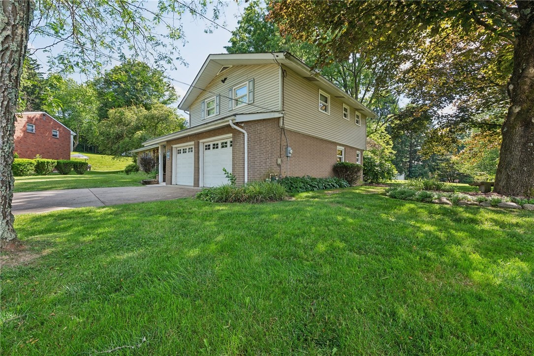 2213 Hall Ct