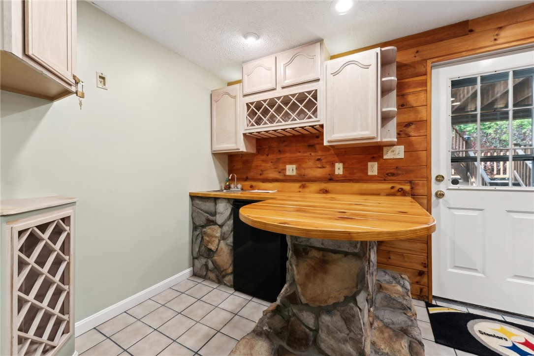 881 Castleview Dr