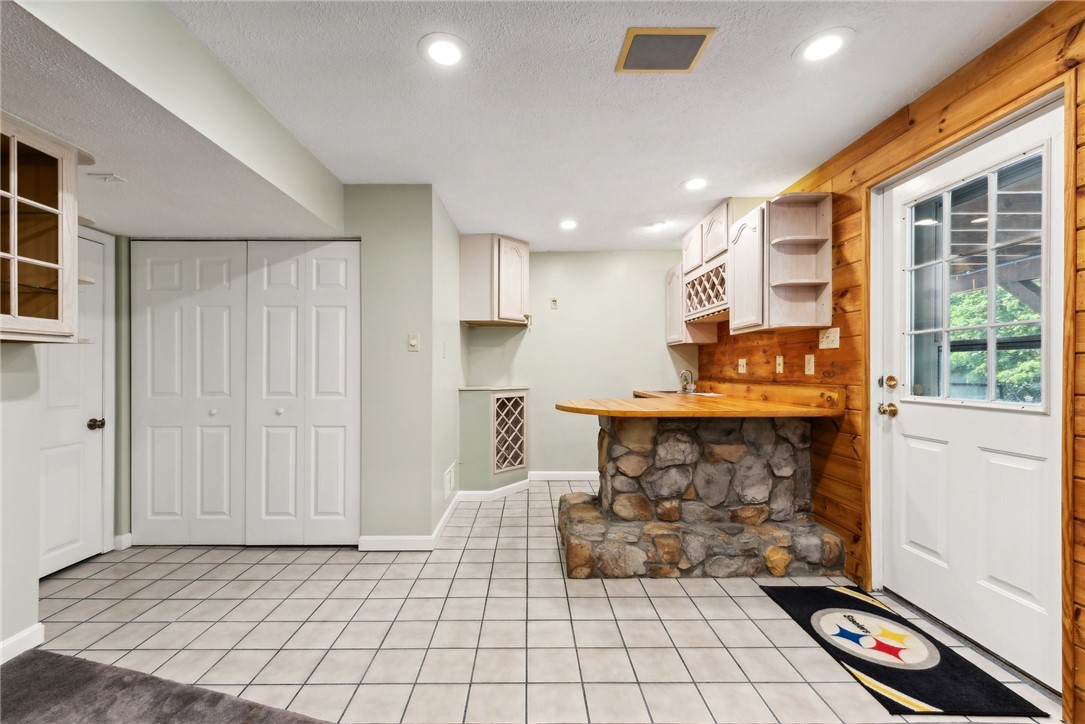 881 Castleview Dr
