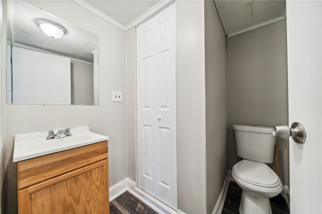 512 Colonial Manor Rd