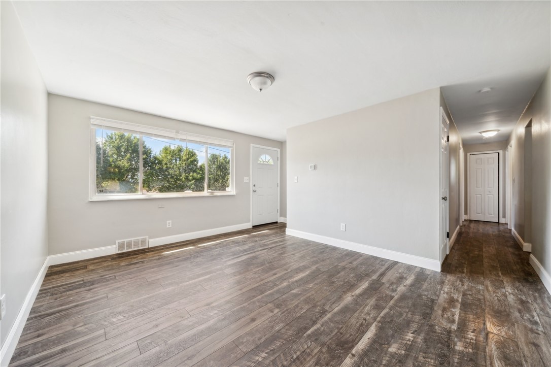 512 Colonial Manor Rd