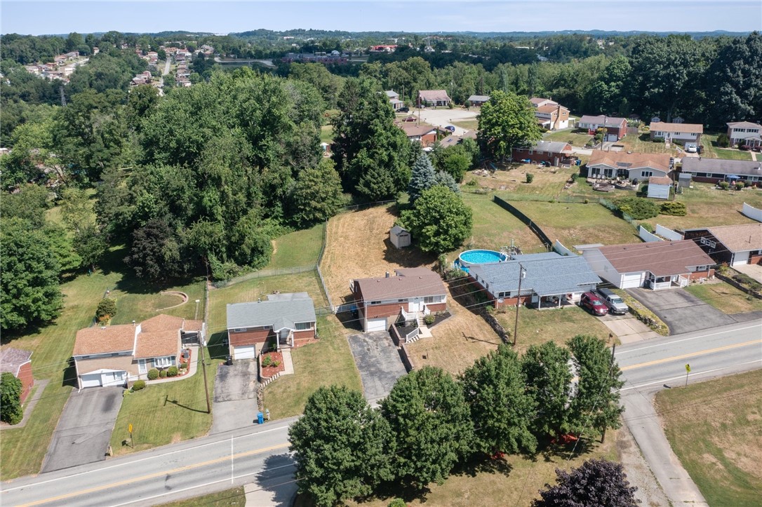 512 Colonial Manor Rd