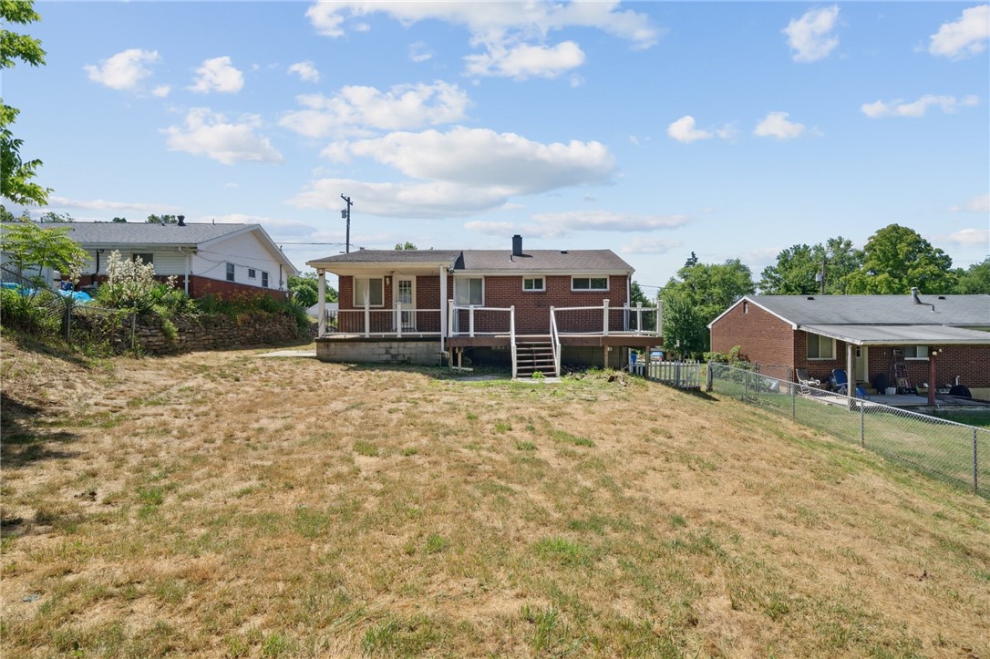 512 Colonial Manor Rd