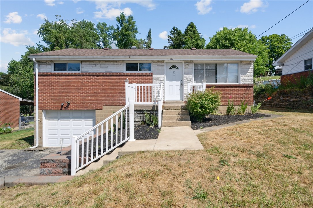 512 Colonial Manor Rd