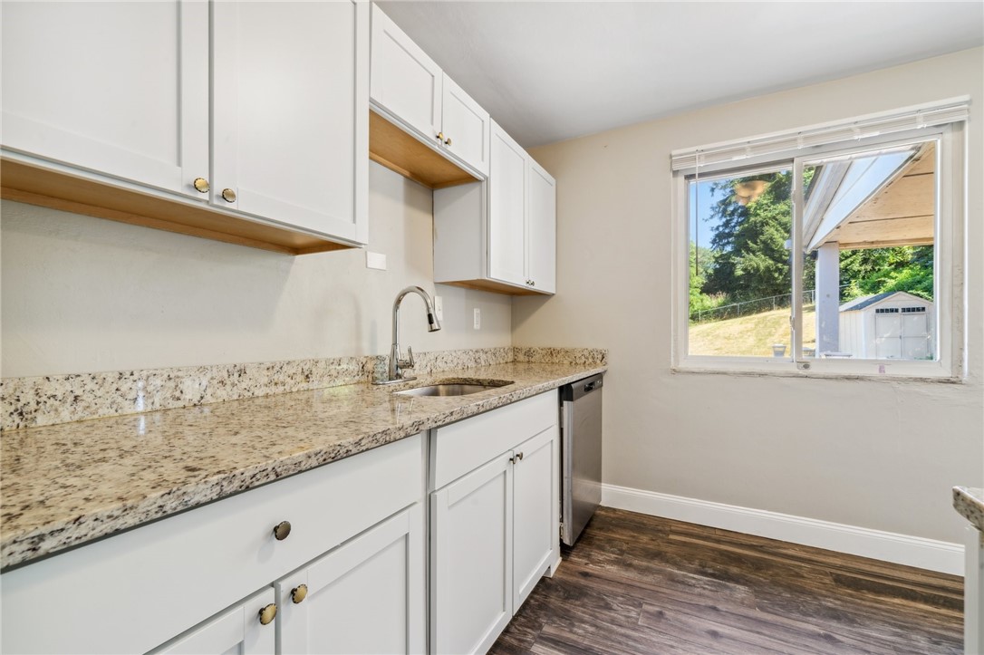 512 Colonial Manor Rd