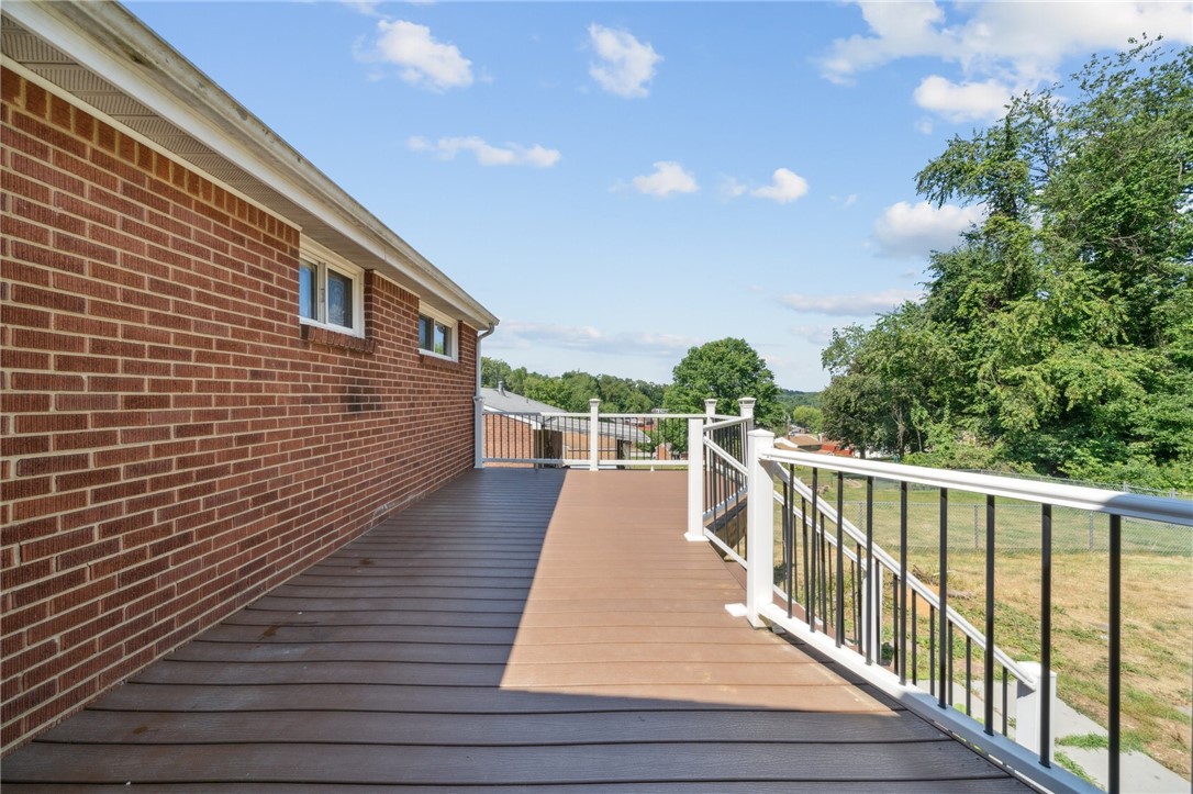 512 Colonial Manor Rd