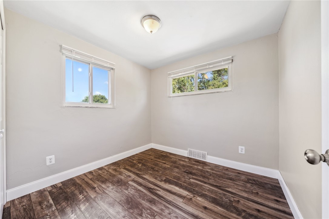 512 Colonial Manor Rd