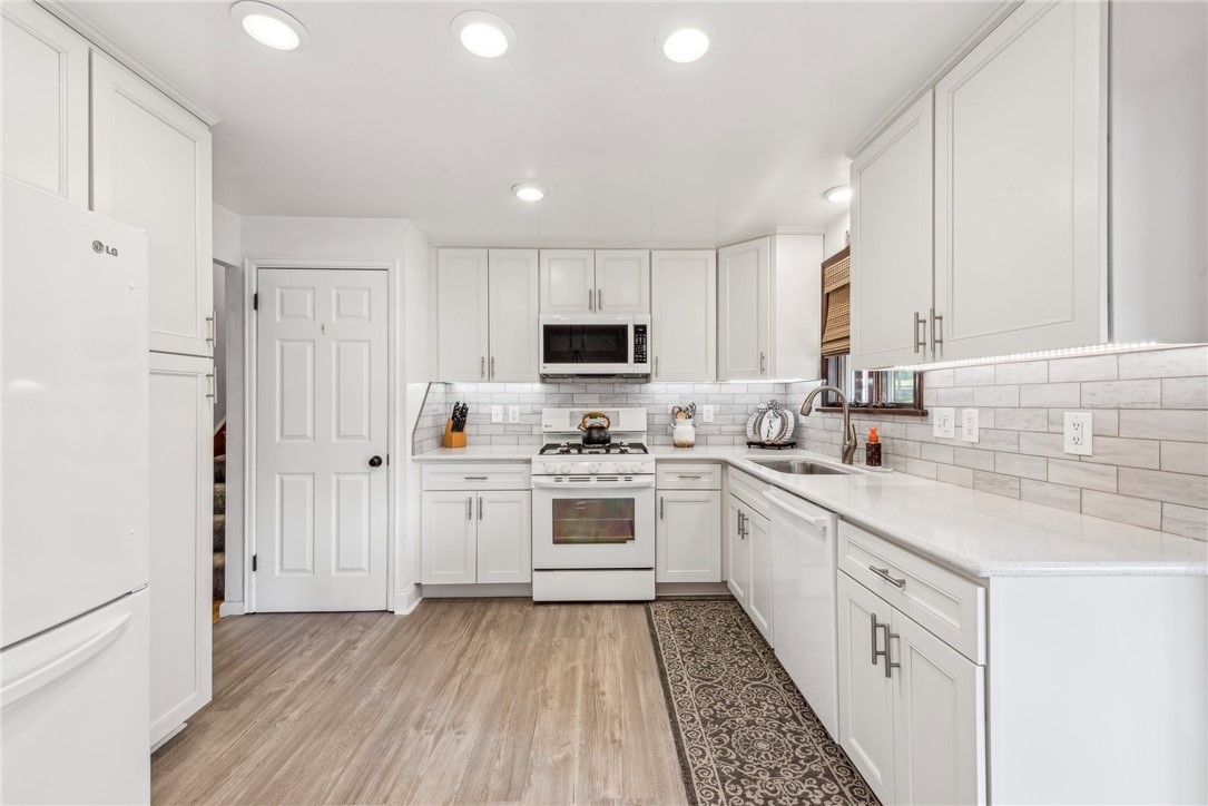 13511 Ormsby Dr