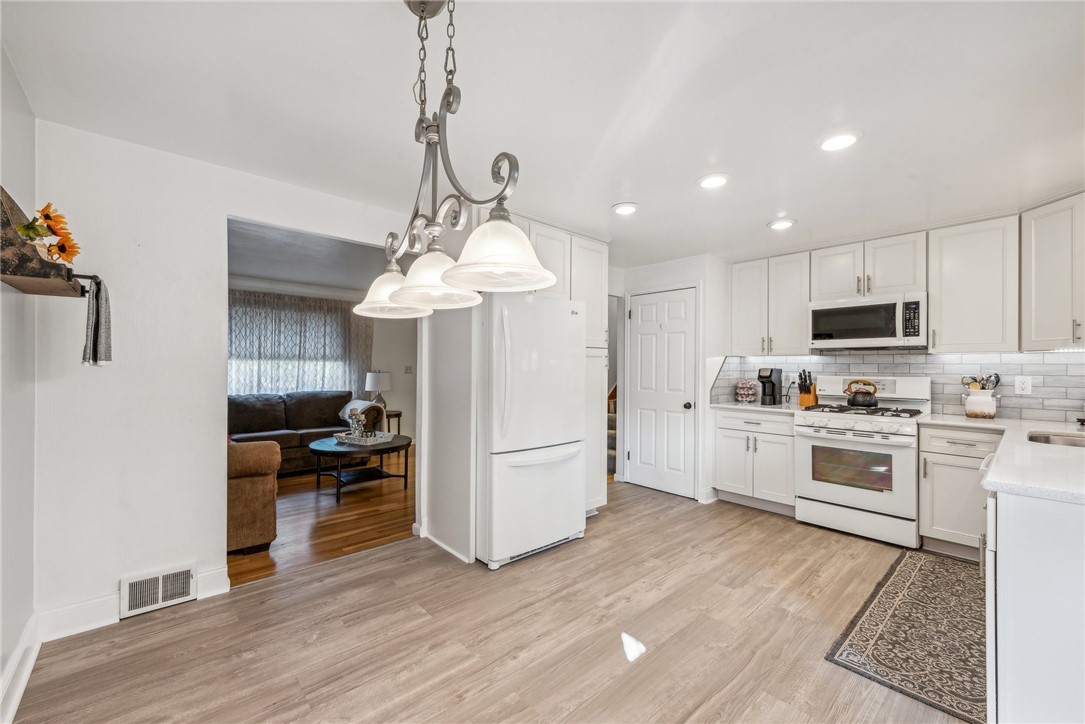 13511 Ormsby Dr