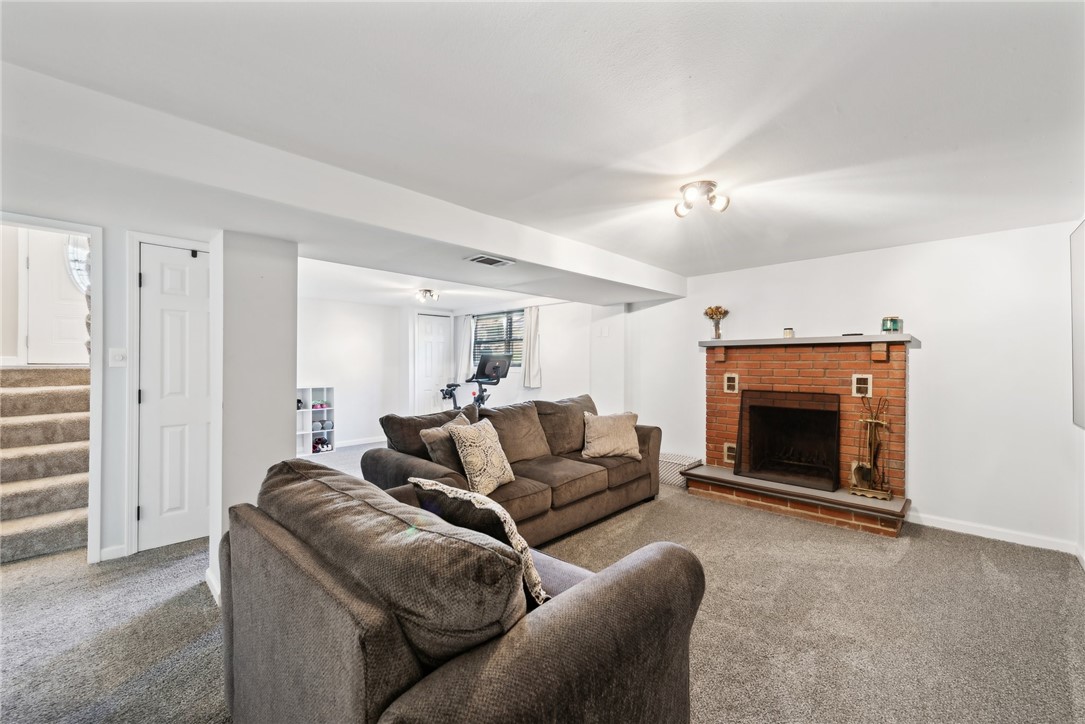 461 Country Hills Dr