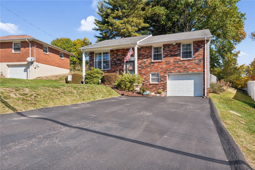 461 Country Hills Dr