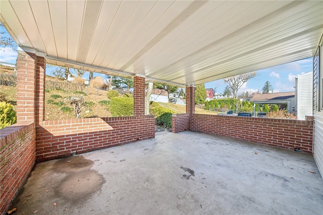 1828 Ivanhoe Dr